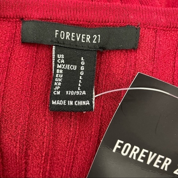 Forever 21 red ribbed crop top with cutout NWT, large - Picture 5 of 6